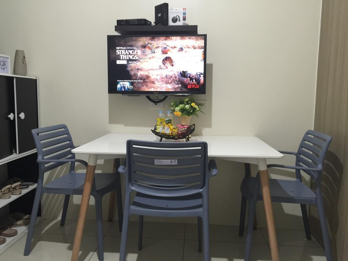 Breeze Residences Condotel Pasay Esterno foto