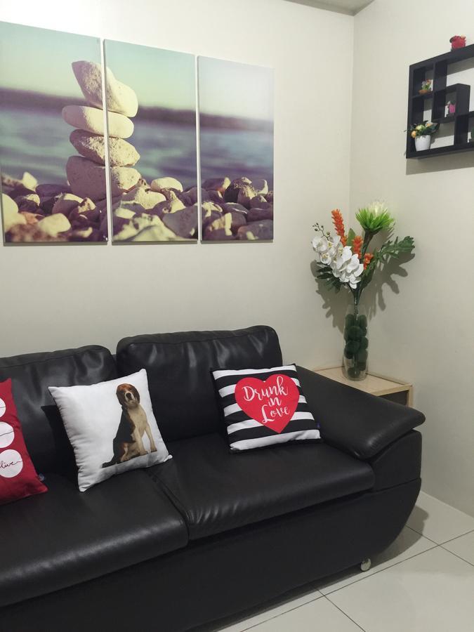 Breeze Residences Condotel Pasay Esterno foto