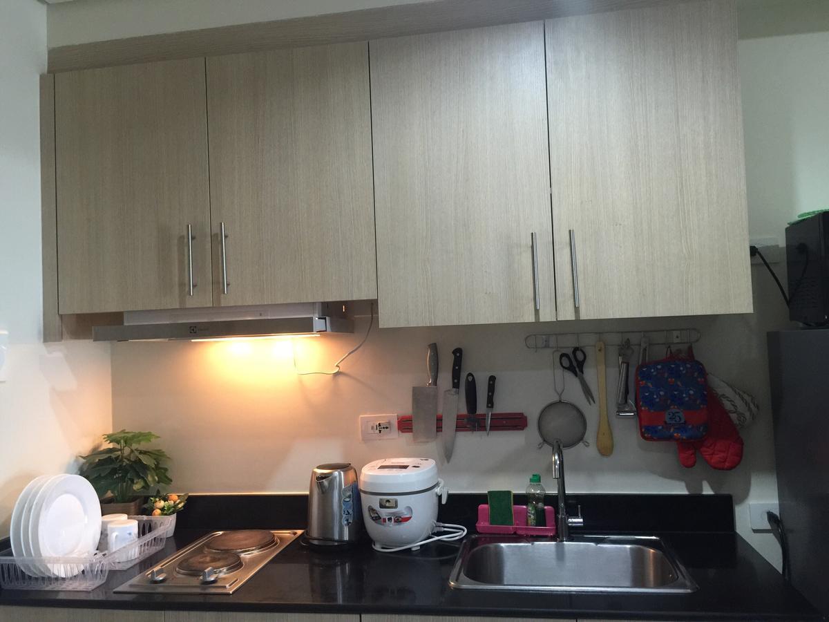 Breeze Residences Condotel Pasay Esterno foto