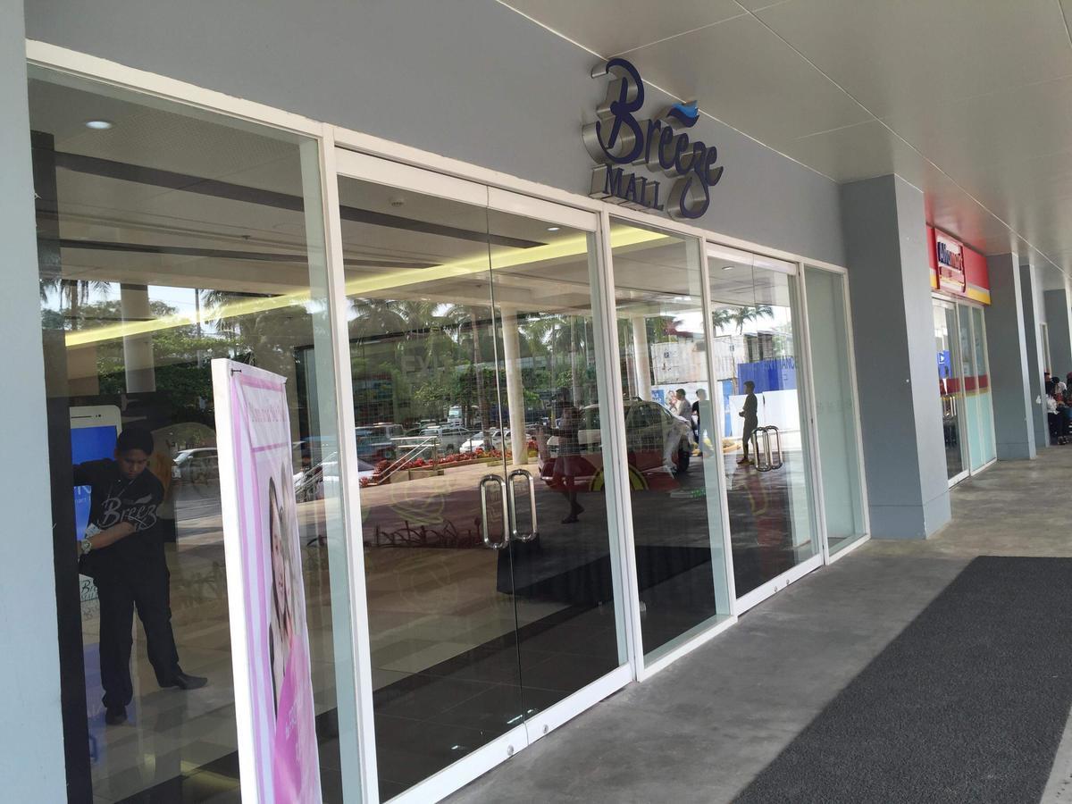 Breeze Residences Condotel Pasay Esterno foto