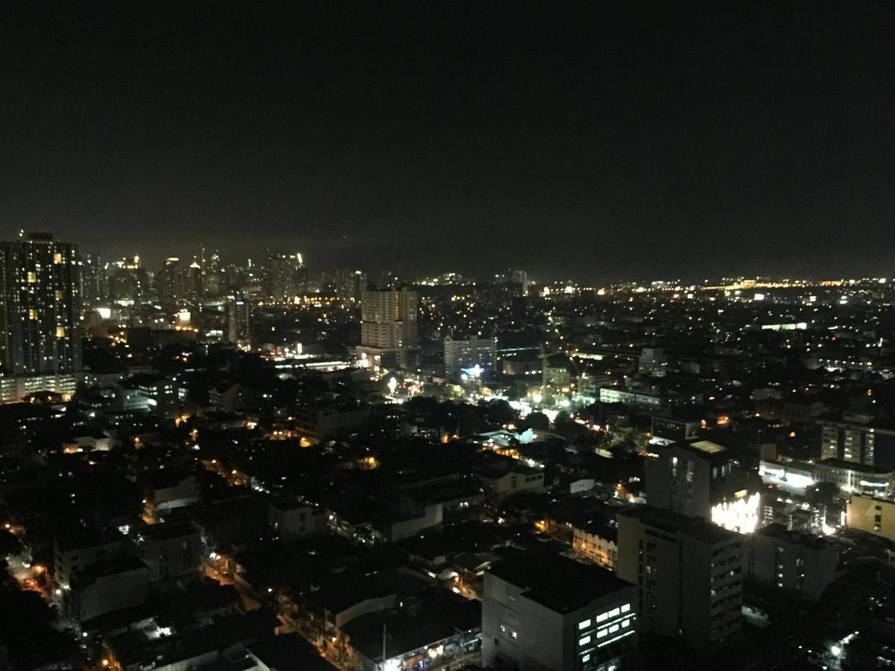 Breeze Residences Condotel Pasay Esterno foto