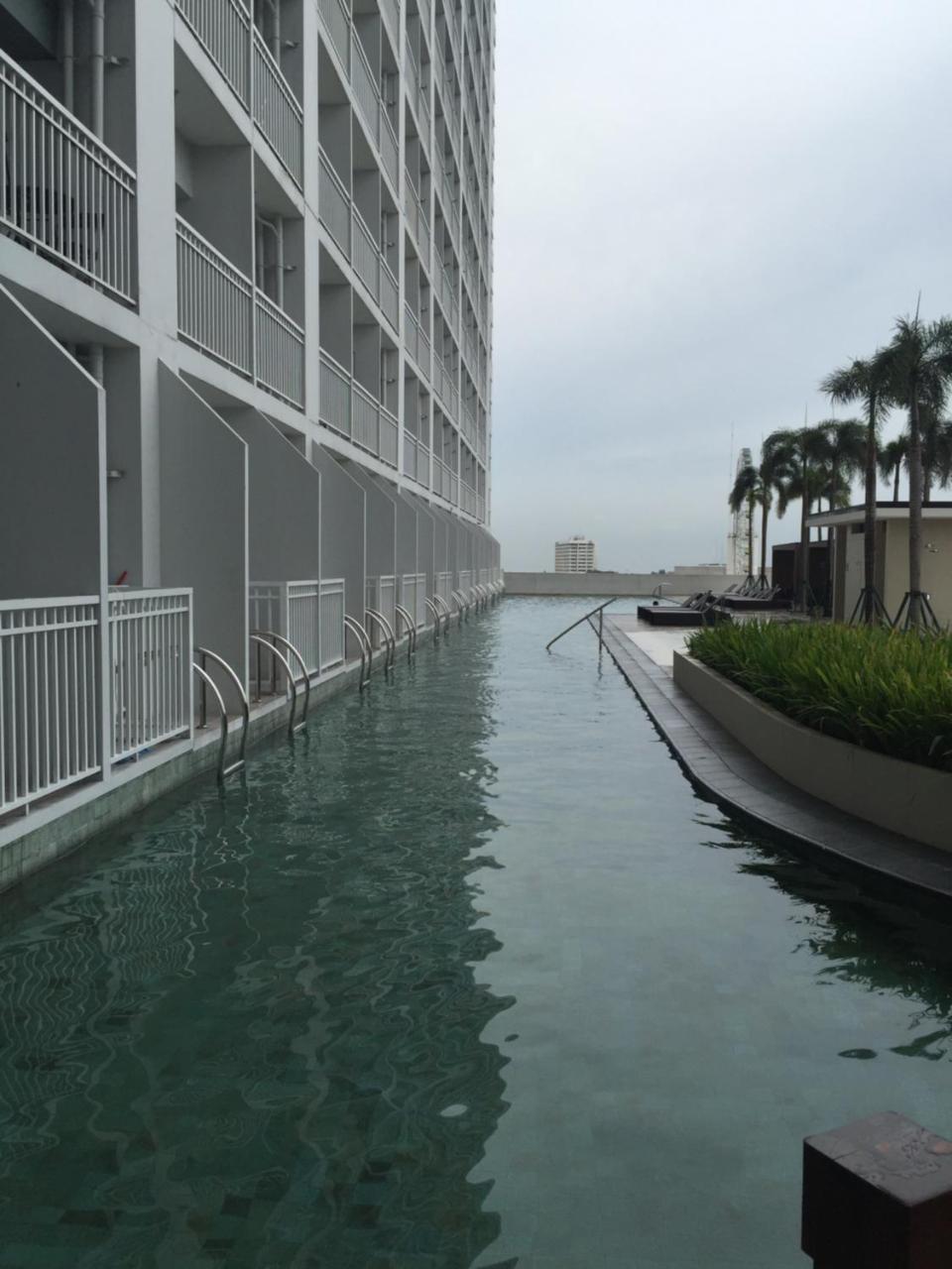 Breeze Residences Condotel Pasay Esterno foto