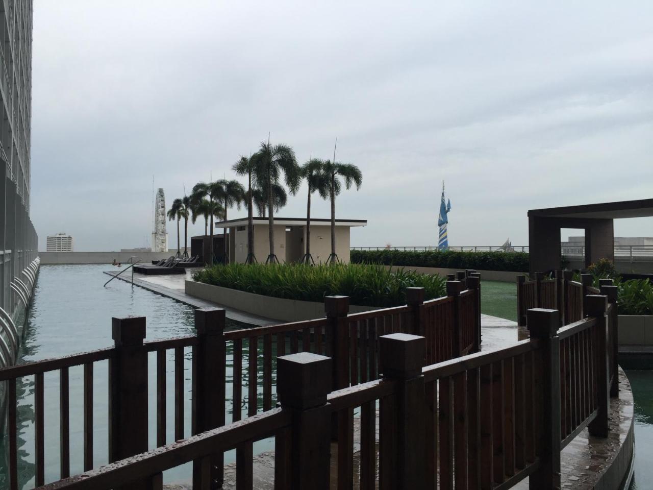 Breeze Residences Condotel Pasay Esterno foto