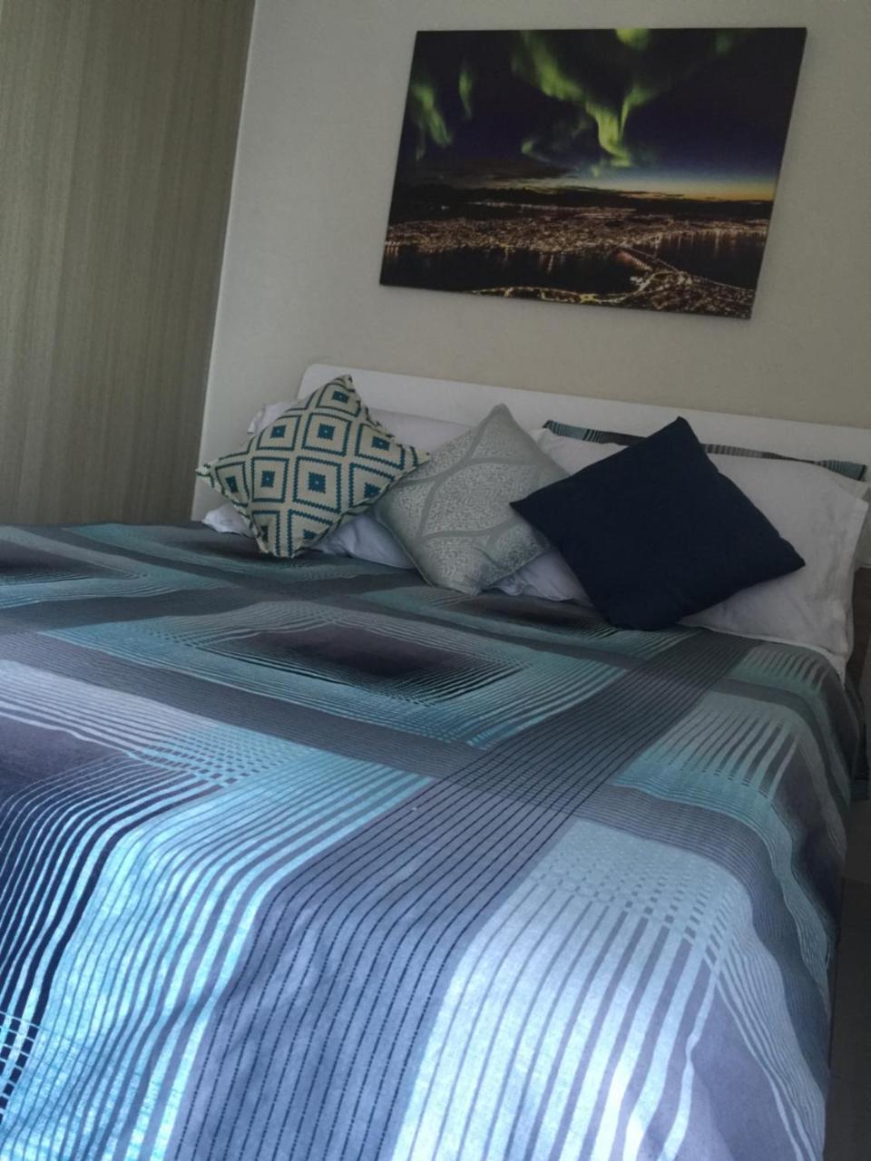 Breeze Residences Condotel Pasay Esterno foto